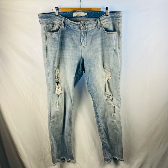 Torrid Light‎ Wash Distressed Raw Hem Boyfriend Jeans Size 20 - Picture 1 of 9
